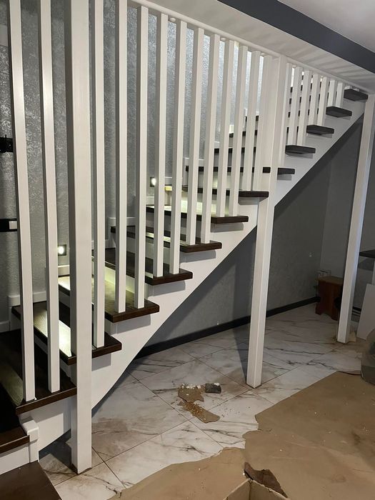 Сходи деревяні сучасний дизайн якість розрахунок та проектування масив