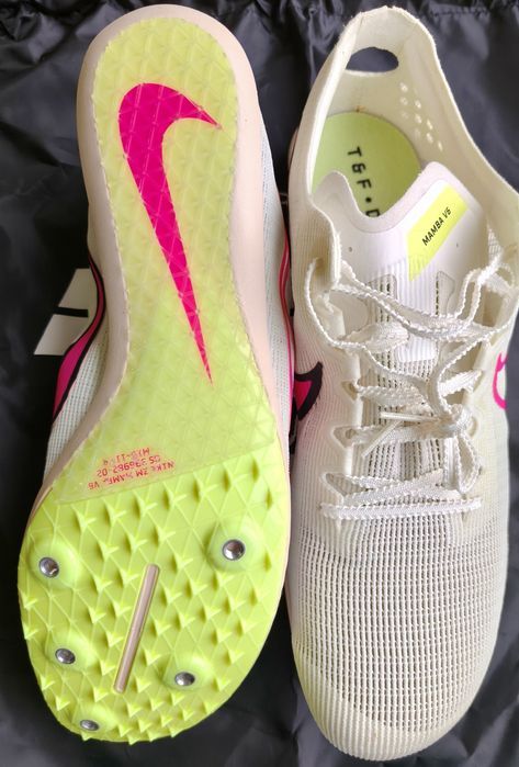 Шиповки Nike для бега на средние и длинные дистанции