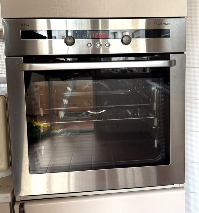 Forno de Encastre AEG Competence B4100-1 pirolítico funcionar Areeiro