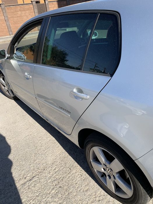 Volkswagen Golf 5 1.6 MPI