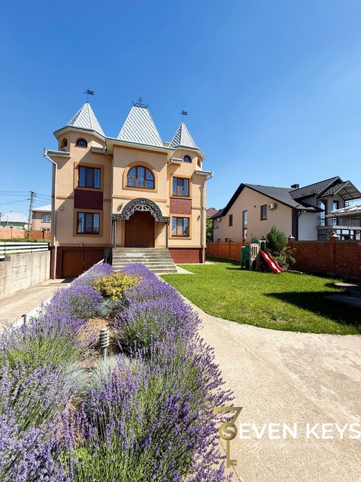 Продаж 2 поверхового будинку з гаражем і ділянкою на 10 соток, 218м²