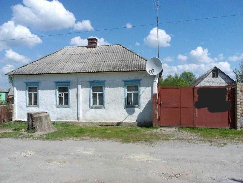 Продам ділянку 10 соток у центрі Золочева