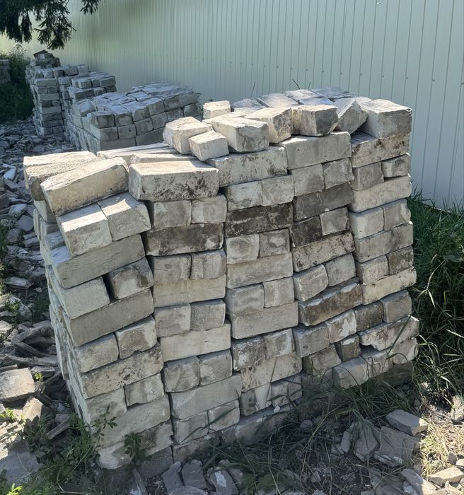 Продам белый кирпич б/у
