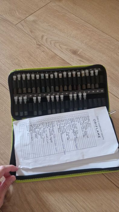 Etui na próbki Oriflame