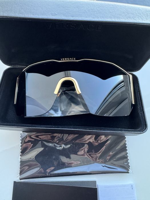 Versace  солнезащитные очки