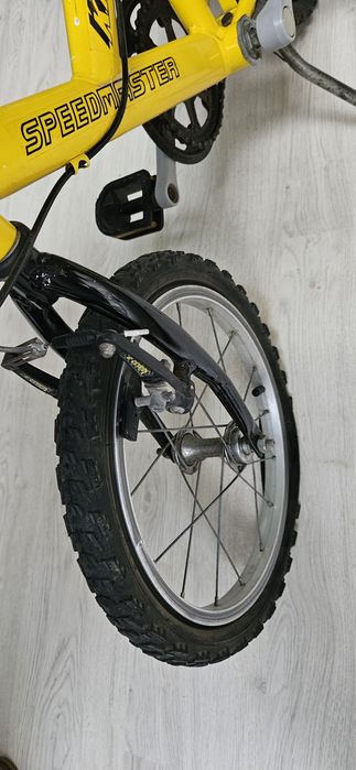 Bicicleta de criança amarela