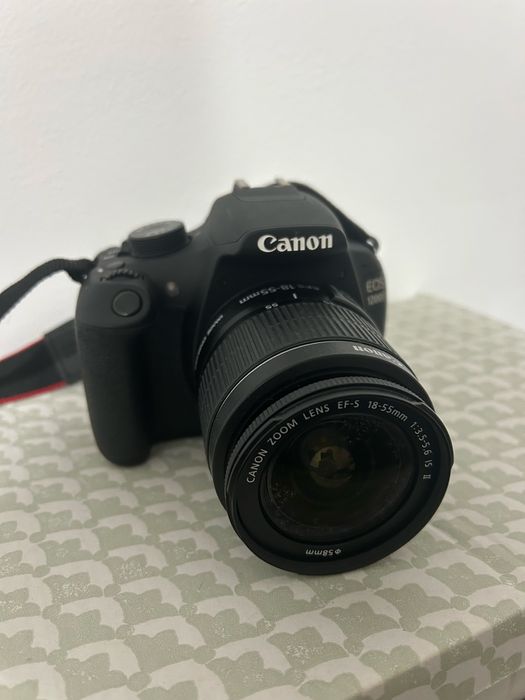 Maquina Fotografica - Canon EOS 1200D