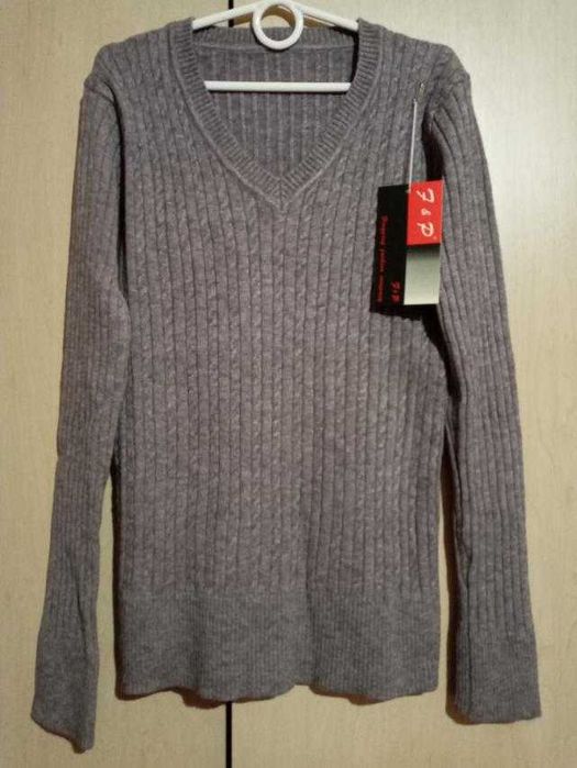 Джемпер женский  размер 44 вязка тонкой пряжей
