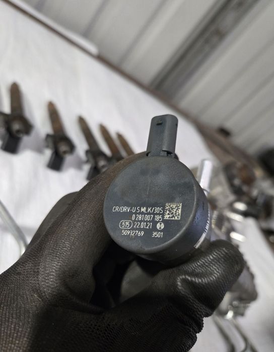 Wtryski pompa układ paliwowy komplet BMW b57d30b