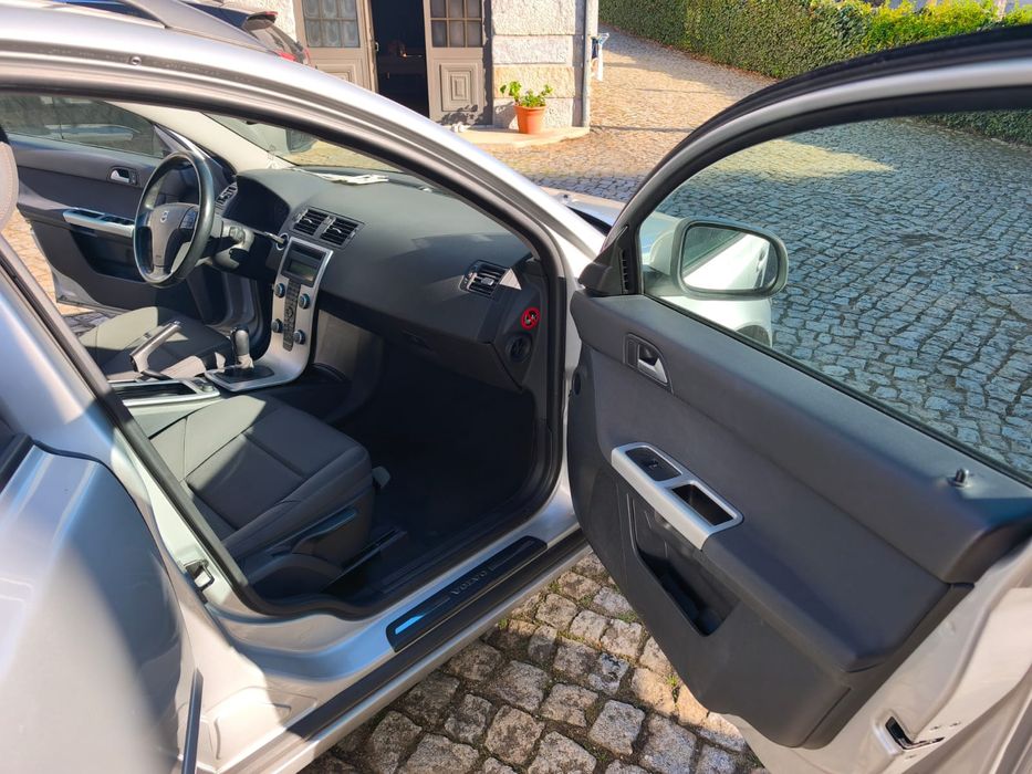 Volvo V50 diesel em bom estado