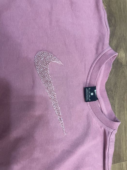 Różowa bluza cropped Nike