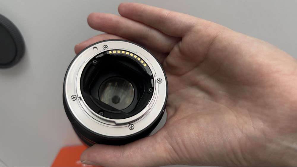 Обʼєктив Sony 50 mm 1.8  FE + фільтр Hoya