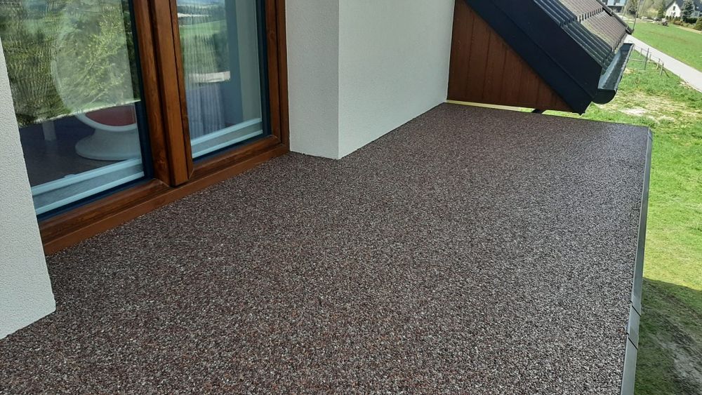 Dywany kamienne posadzki żywiczne.