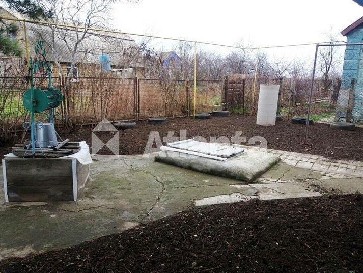Будинок у Холодній Балці на великій ділянці землі