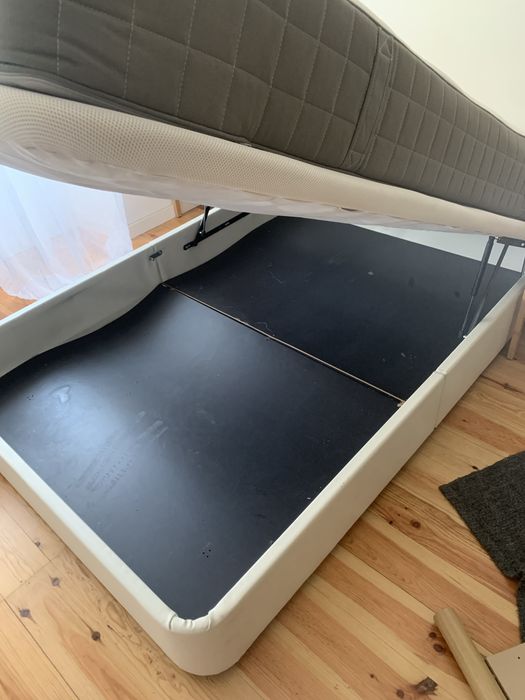 Cama ikea 200 x 140cm com colchao