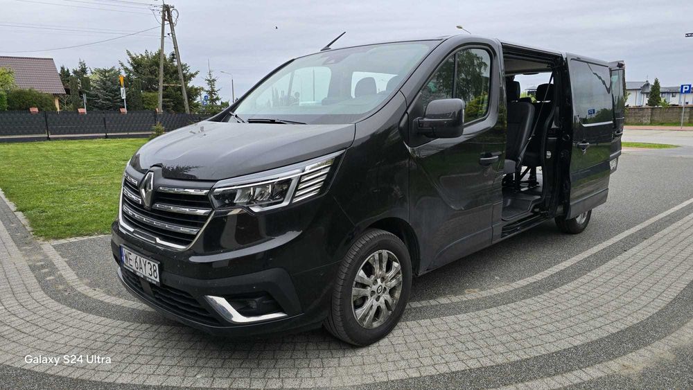 Wynajem busa 9 osób, Renault trafic long