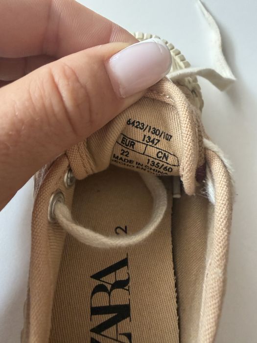 Кеди від бренду Zara