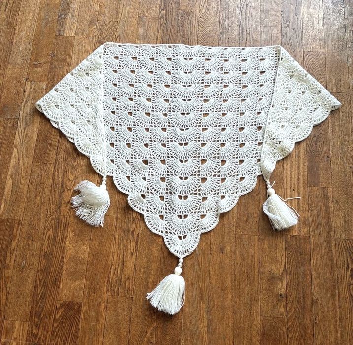 Бактус в’язаний ручної роботи