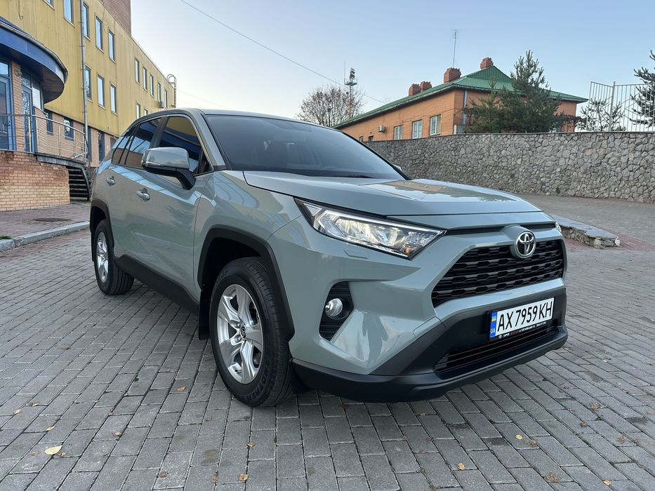 Продам TOYOTA RAV-4 новий автомобіль, пробіг 22 т.км