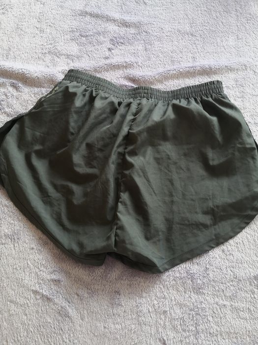 Krótkie spodenki na wf rozm. 146, Decathlon