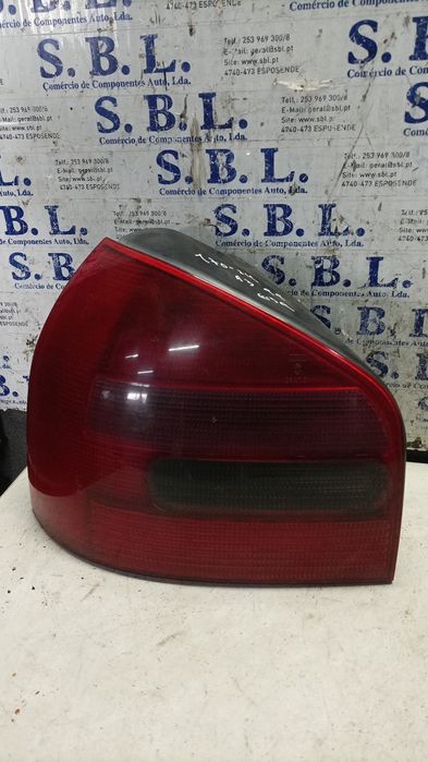 Farolim esquerdo AUDI A3 (8L1)