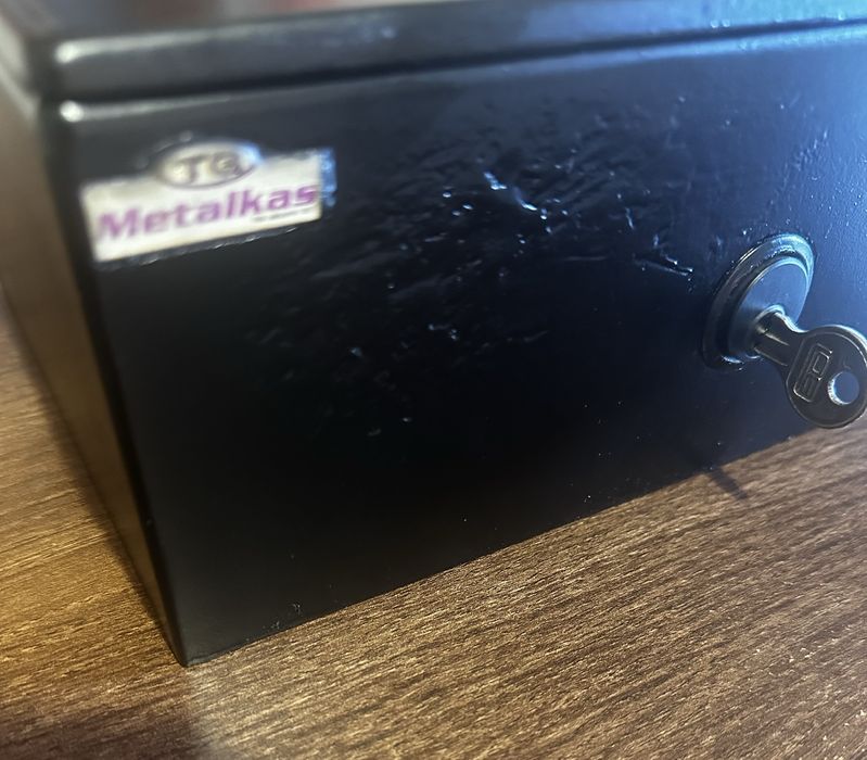 Каса, сейф металевий для грошей METALKAS