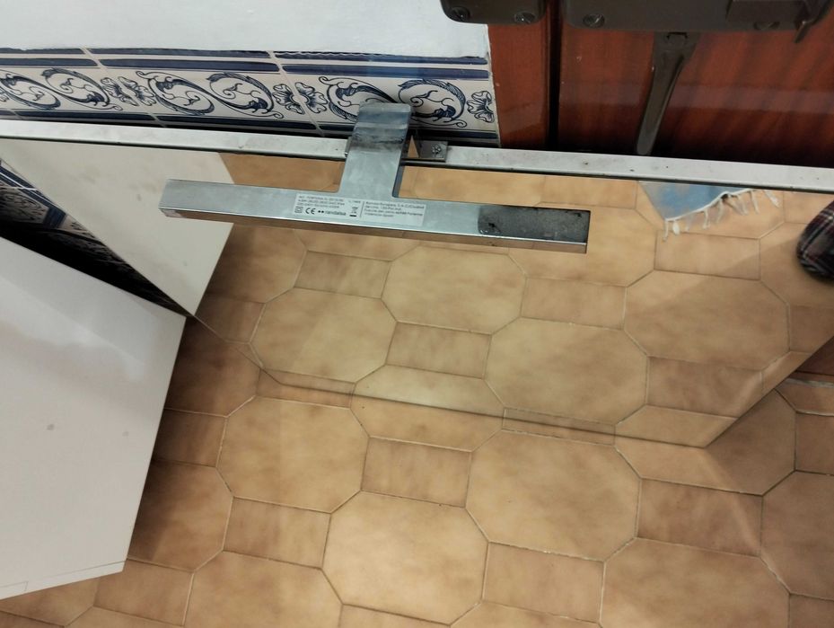 Wc Móvel + lavatório + espelho + aplique