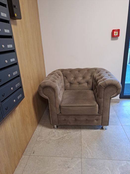 Fotel chesterfield.