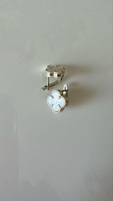 Срібні сережки Van Cleef