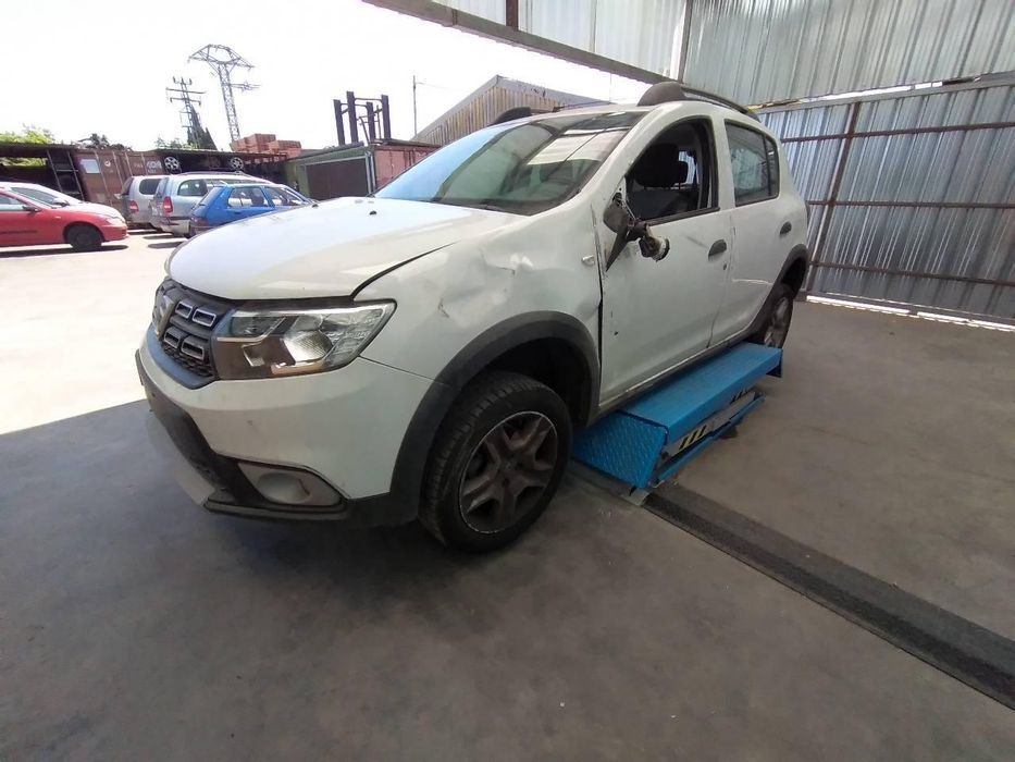 Farol De Nevoeiro Esquerdo Dacia Sandero Ii