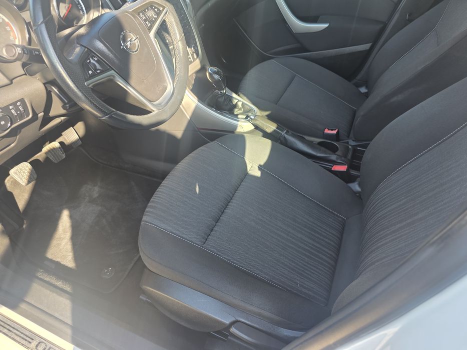 Sprzedam opla astra z silnikem 1.6B 105km