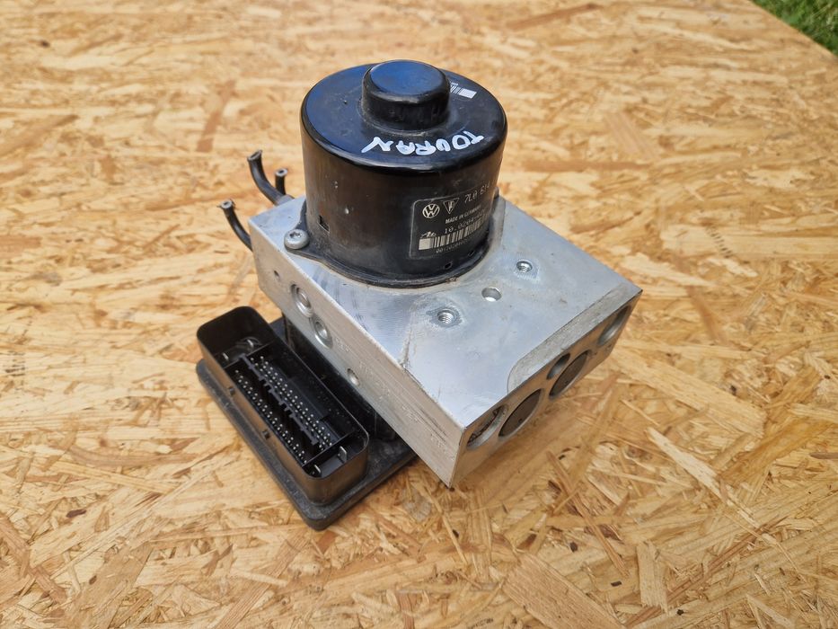 Pompa sterownik ABS VW touareg 04-10r.