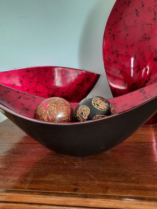Peças decorativas vermelho e preto