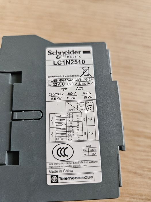 Stycznik mocy Schneider LC1E2510M5N