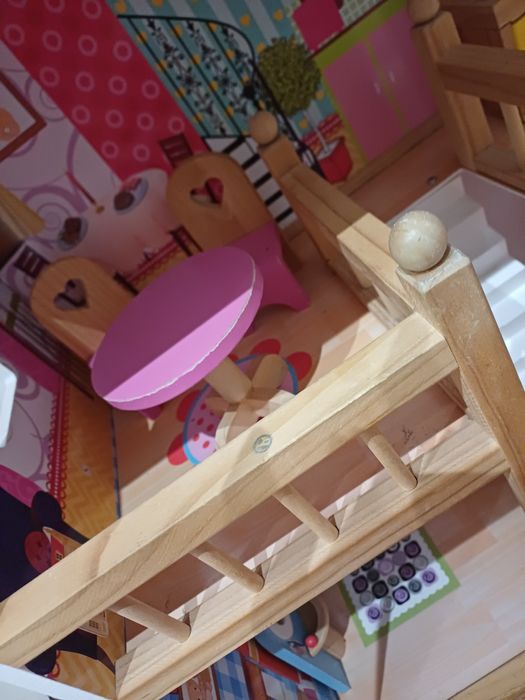 Domek dla lalek z wyposażeniem