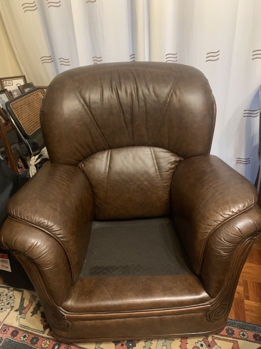 Conjunto sofá 3 Lugares + sofá 1 Lugar + Cadeirão em Pele Castanho