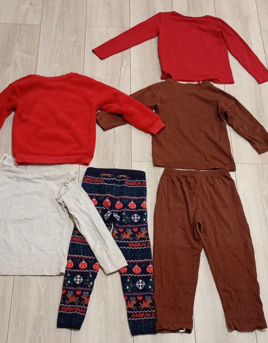 Zestaw świątecznych ubranek 110/116