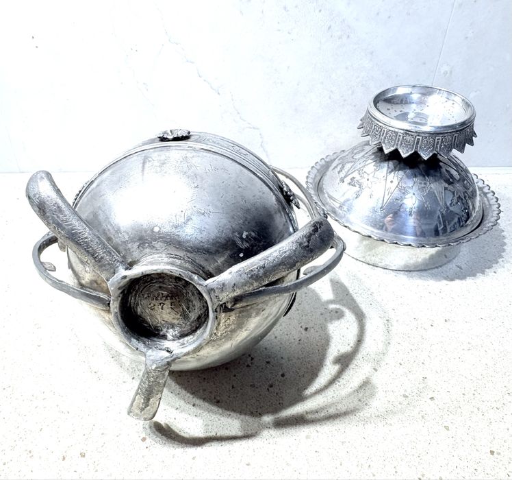 Rara antiga mantegueira / recipiente caviar inglês com banho em prata