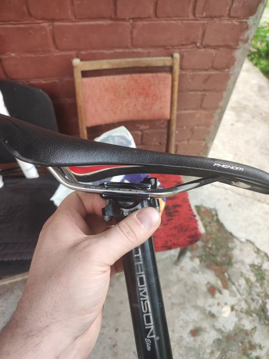 Продам сідло specialized phenom 143