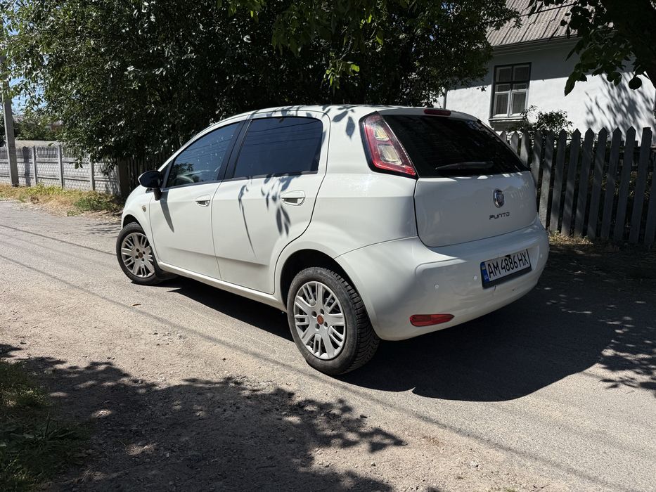 Fiat Grande Punto 2012 VIN ZFA19900001907144 фото оголошення 4 з 8