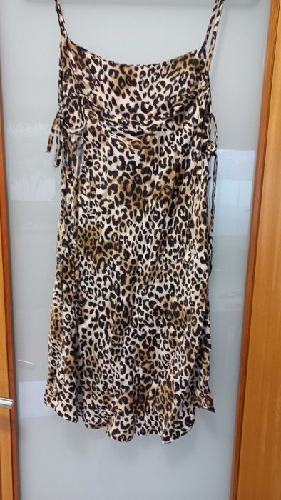 Vestido  tigreza,  Bershka