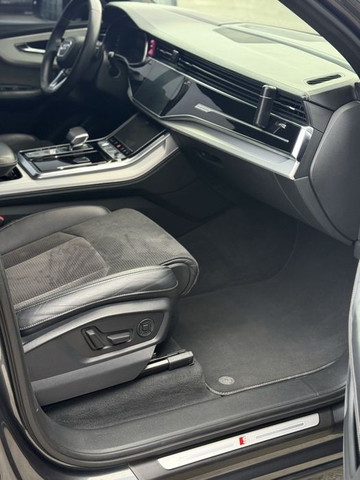 Audi q7.