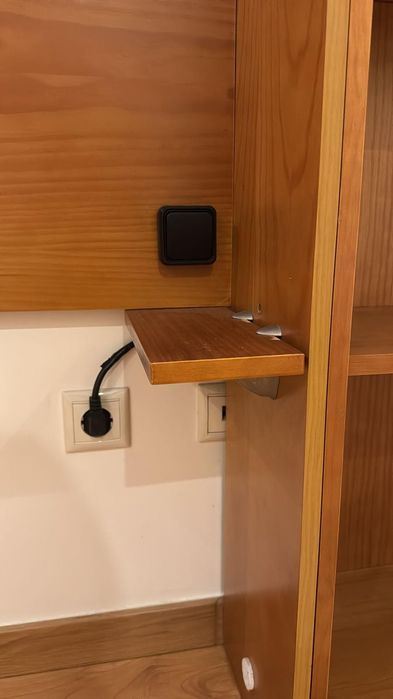 Móvel de escritório/quarto em madeira maciça c/ secretária e arrumação