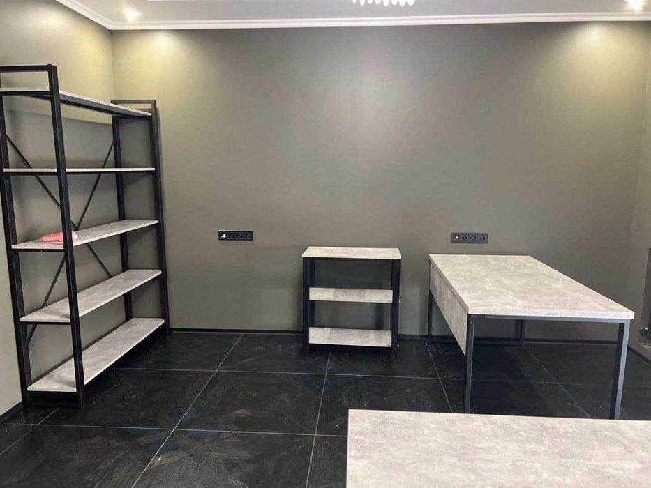 Офісні меблі в стилі Лофт. Столи, тумби, стелажі, шафи, столики.