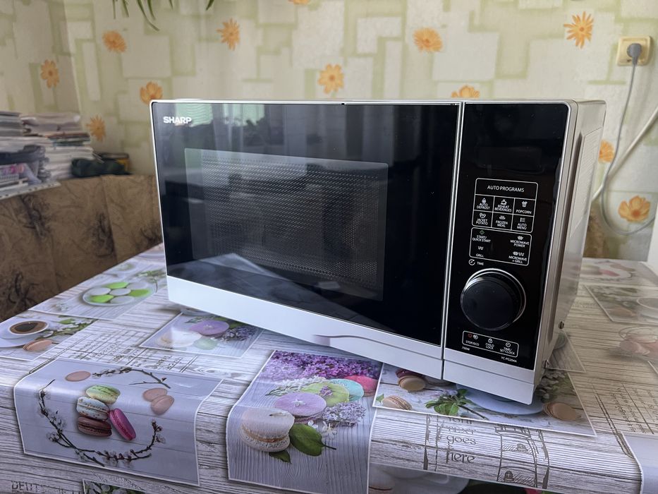 Продається мікрохвильовка SHARP нова.