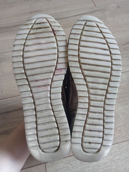 Buty sneakersy fioletowo-rozowe metaliczne rozm 39