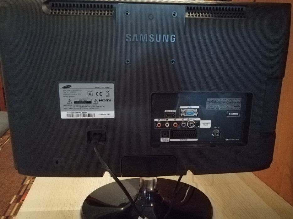 Telewizorek monitor Samsung 22 cale