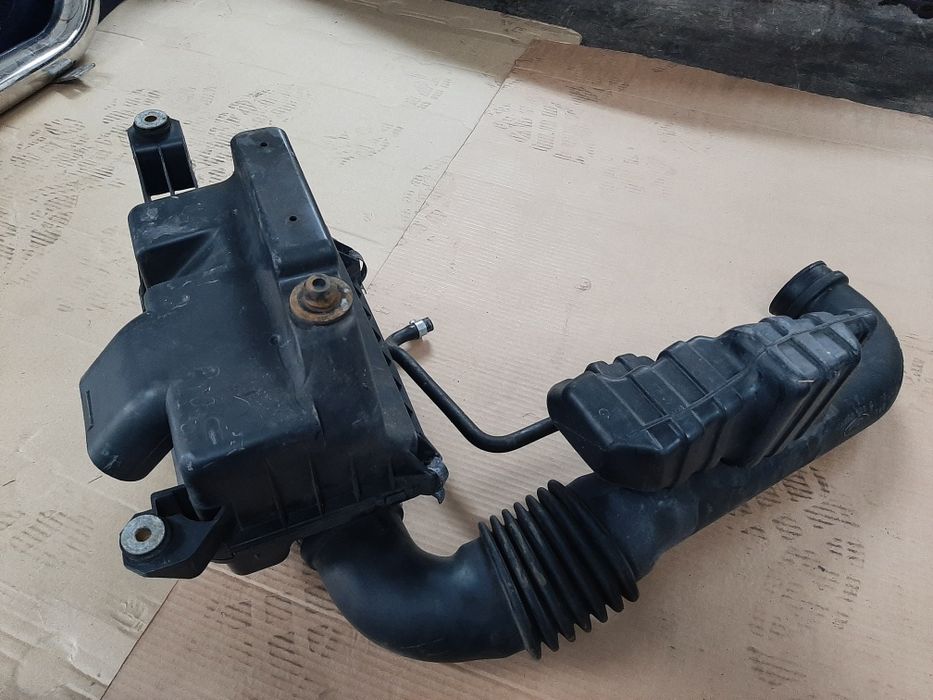 obudowa filtra /przeplywomierz mazda mx5