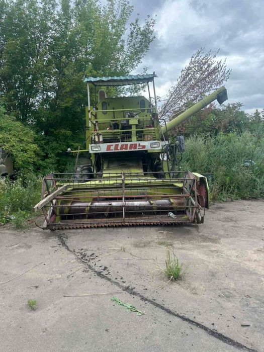 Комбайн CLAAS Senator у робочому стані