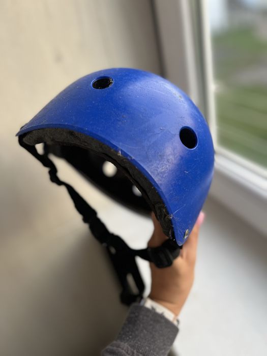 Шолом для роликів, скейтборду